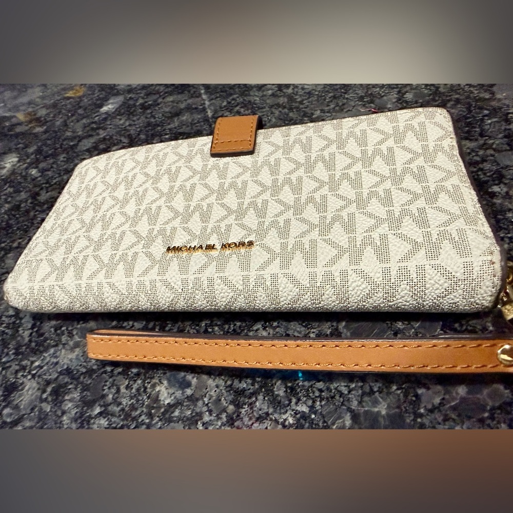 Michael Kors Beige and Brown Women's Wallet